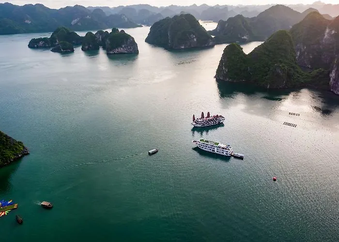  Alisa Premier Cruise Hạ Long